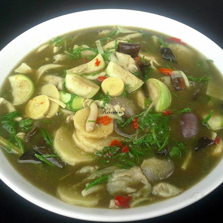ต้มเปอะหน่อไม้กับเห็ด